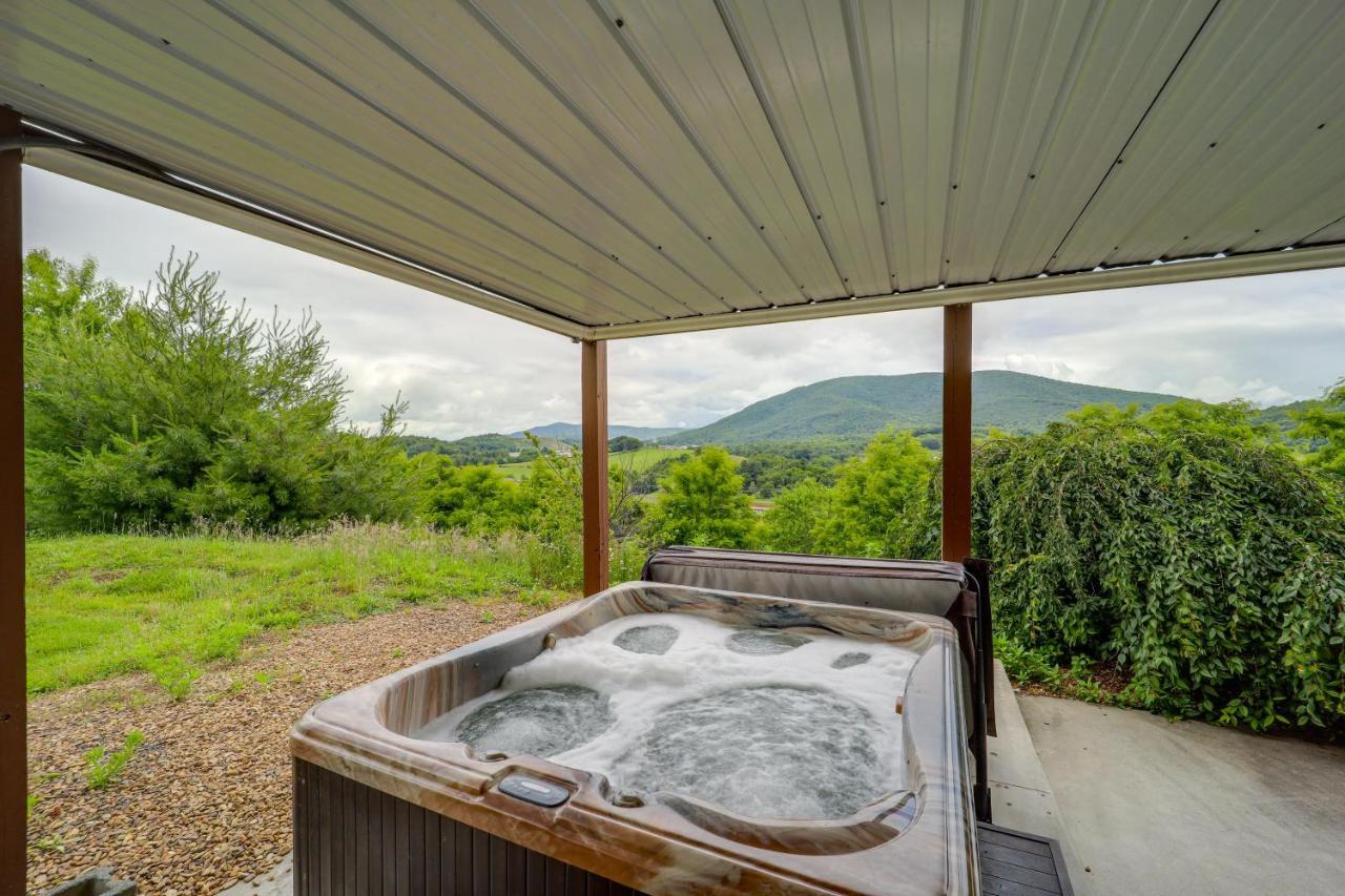 Classy Home With Hot Tub And Mt Jefferson Views! West Jefferson Exterior foto